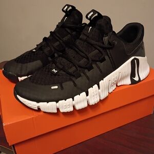 Nike Black and White Sneakers